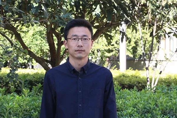 胡永华.jpg